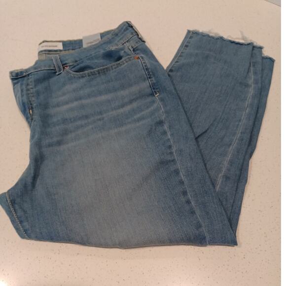 LEVI Strauss Signature Womens Jeans Pants Mid Rise Boyfriend Size 18 W 34 - Picture 1 of 8